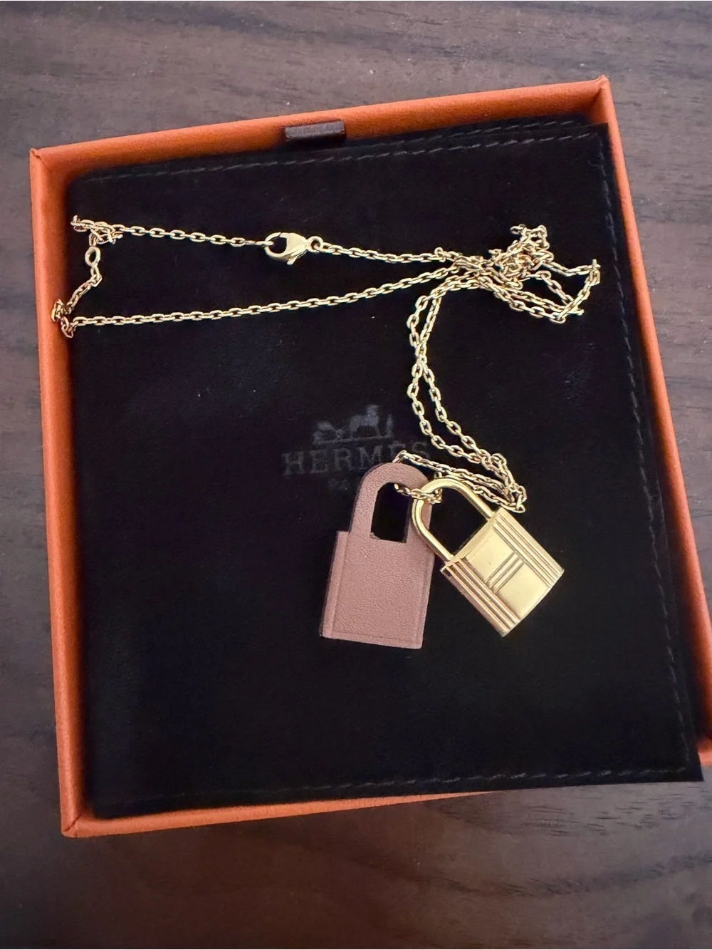 Hermes O Kelly pendant gold 37